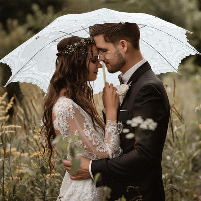 Elegant Wedding Lace Parasol with Wooden Handle Promotional Party Supplies for Brides